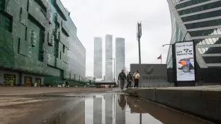 Большинство российских компаний до конца года не планируют расширять штат из‑за снижения спроса на продукцию и услуги. Дефицит кадров ослабевает, часть работодателей переводит сотрудников на сокращённую рабочую неделю вместо прямых увольнений.