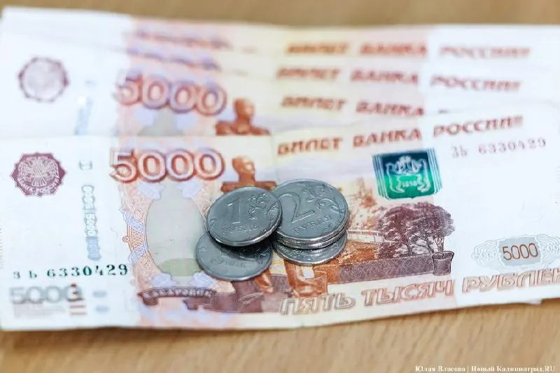 Еженедельный обзор вакансий региона — подборка самых заметных и высокооплачиваемых предложений: плотник, врач‑физиотерапевт, автослесарь, медсестра, инженер ПТО, администратор и организатор мероприятий.