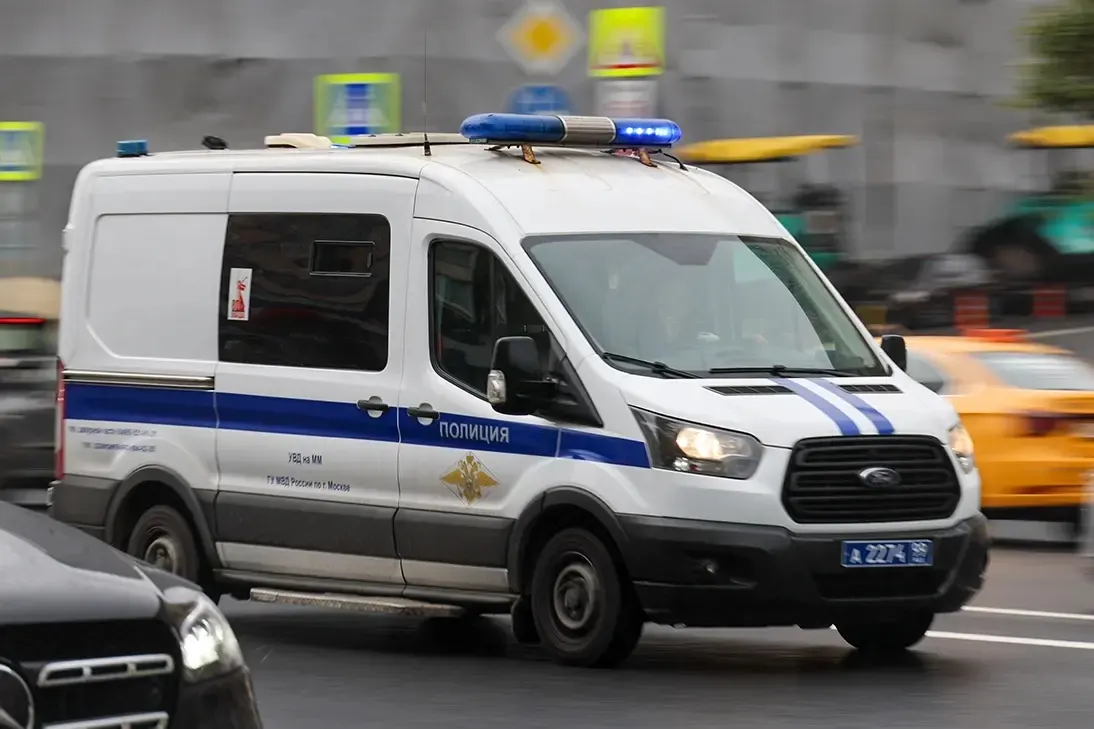 Закон предоставляет отсрочку от призыва на весь период службы в органах для выпускников средних и высших учебных заведений МВД. Мера введена на фоне кадрового дефицита в ведомстве.