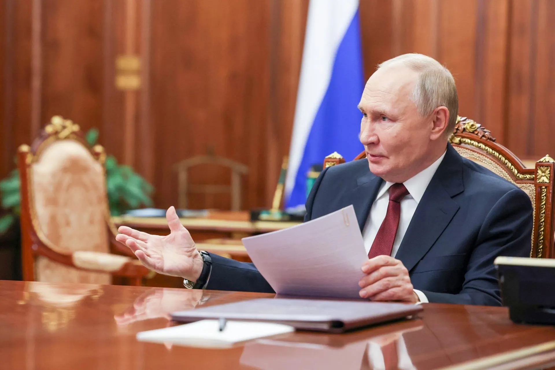 Указ устанавливает базовый пакет льгот для участников войны против Украины и их родственников — от компенсаций и приоритетного трудоустройства до бесплатной медпомощи и помощи детям.