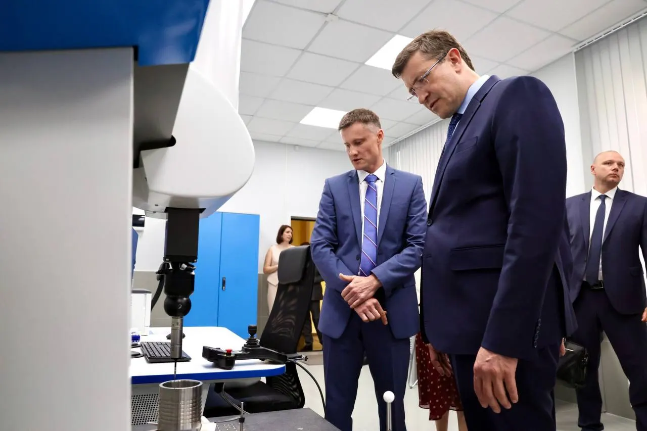 На базе НГТУ имени Алексеева создан центр для разработки, тестирования и внедрения робототехнических решений и подготовки специалистов; до 15 предприятий региона ежегодно смогут пройти аудит.