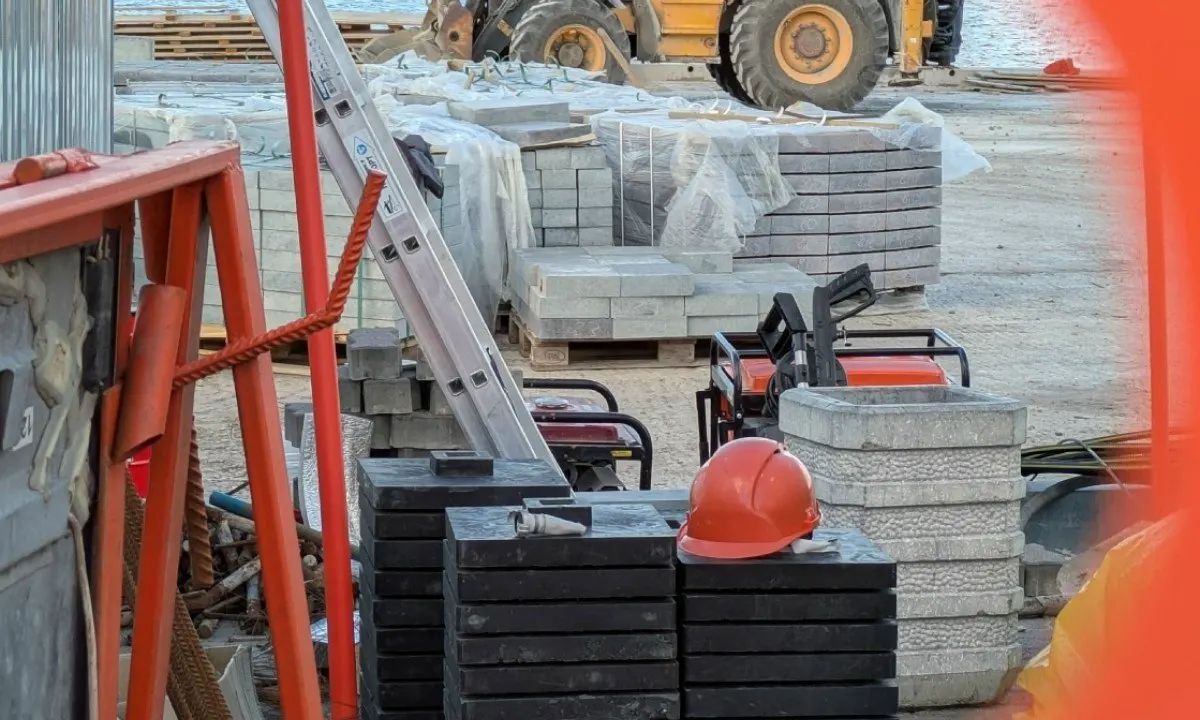 По данным доклада Карелиястата, число безработных в Петрозаводске за год увеличилось на 42,4%, в республике в целом — на 19,1%. В мае на 10 вакансий в среднем приходилось пять претендентов.