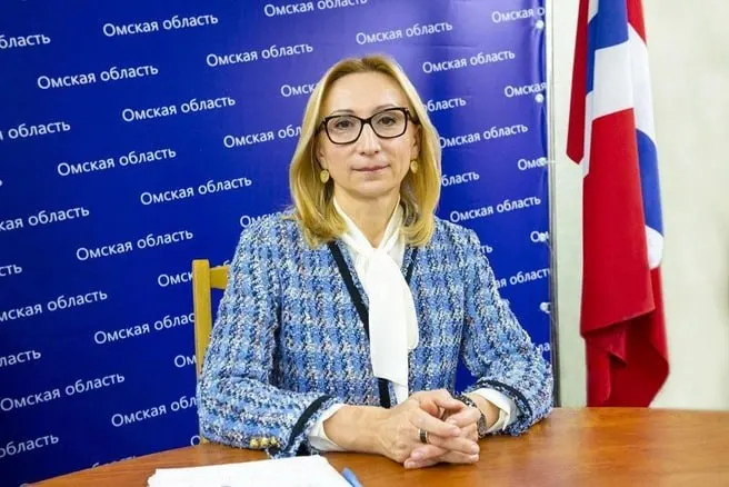 Губернатор Виталий Хоценко сообщил о кадровых изменениях: Варнавская сохранит руководство Минтрудом и возьмёт под кураторство Минздрав и территориальный ФОМС, а Алексей Ромахин перейдёт к вопросам безопасности региона.